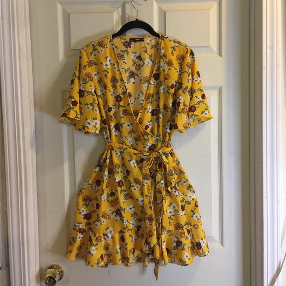 SHEIN Dresses & Skirts - Floral Wrap Tie Dress, by Shein, size Medium